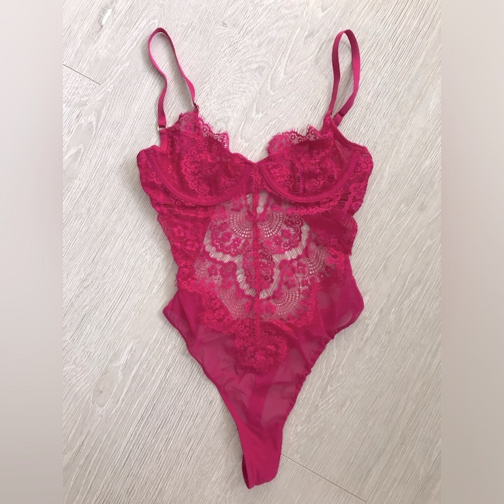 Aritzia Ten by Babaton Encore Bodysuit - Picture 8 of 15